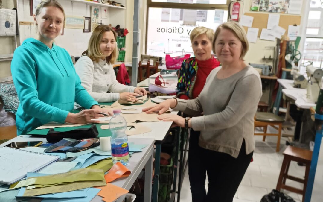 Avecal forma a refugiadas ucranianas para incorporarse al sector del calzado